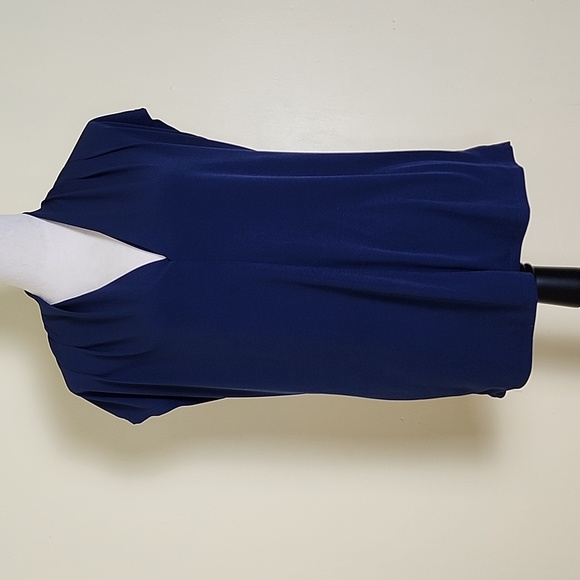 Mi Lieux Woman's Classic Office Navy Blue Sleeveless Shell Blouse w/Deep V Neck - Picture 2 of 12